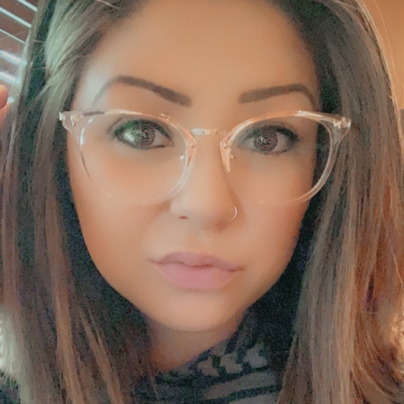 Meet your Posher, Riana - Picture 1 of 1